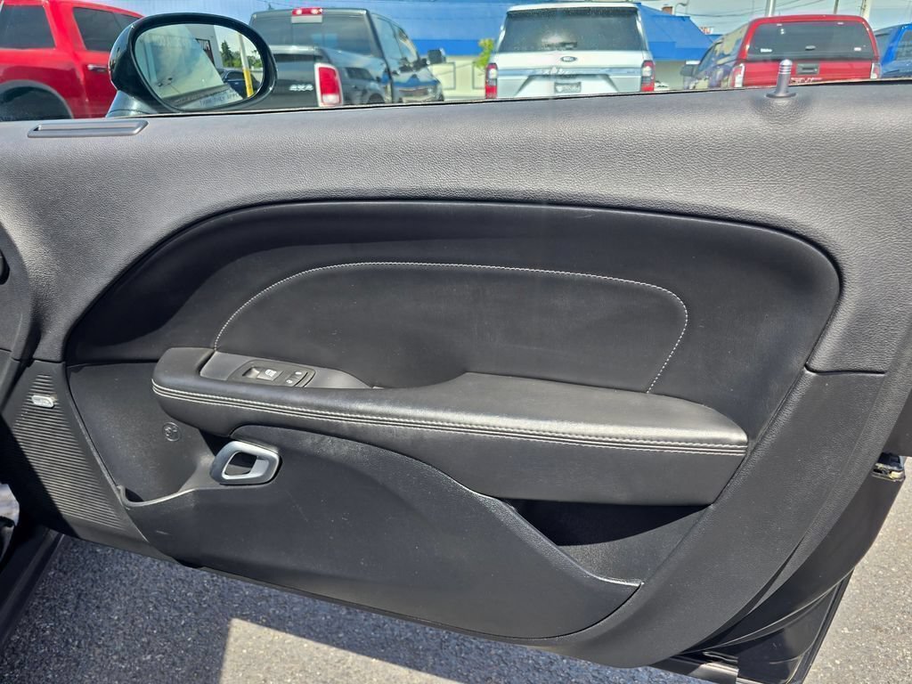 Used 2016 Dodge Challenger SXT Plus RWD image 19