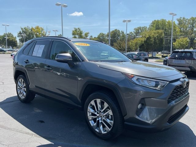 Used 2021 Toyota RAV4 XLE Premium FWD image 5