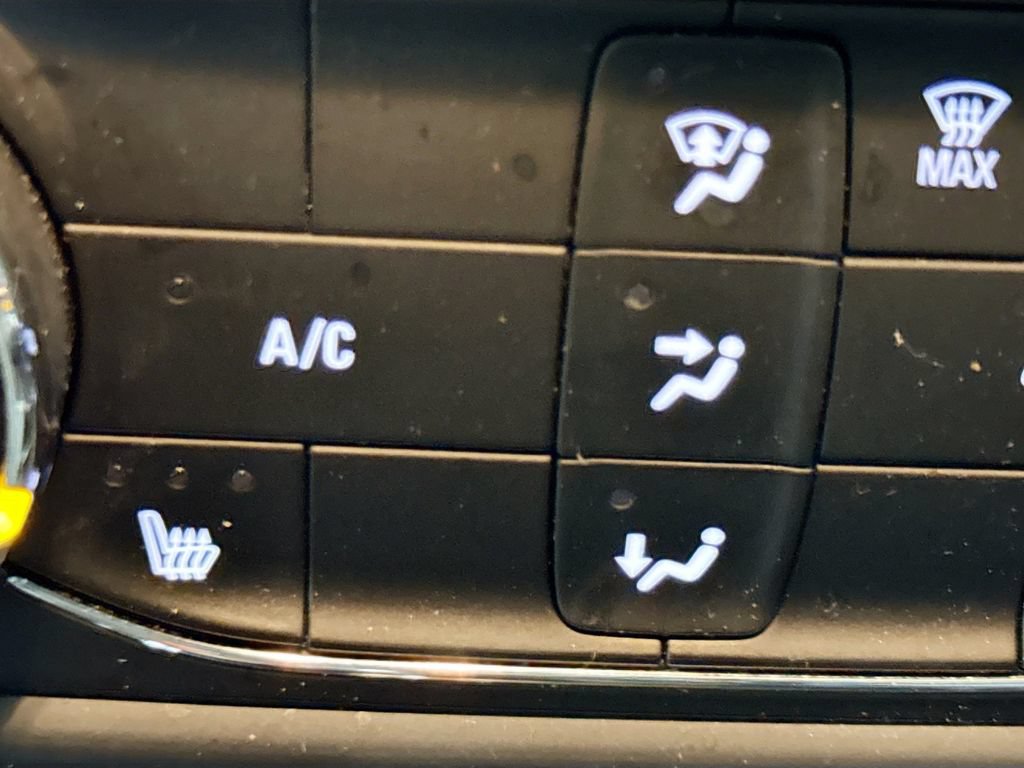 Used 2023 Chevrolet TrailBlazer RS AWD/4WD image 21