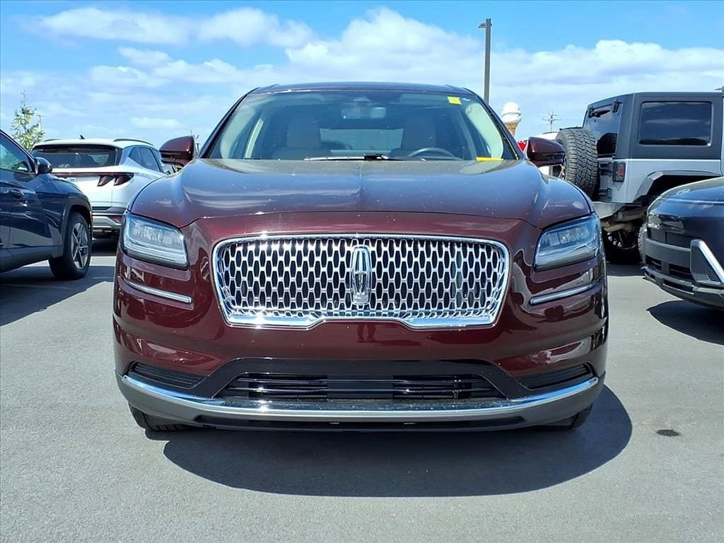 Used 2023 Lincoln Nautilus AWD image 2