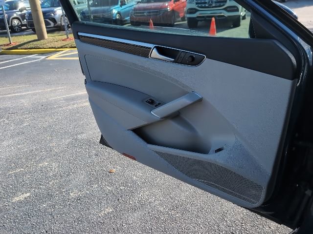 Used 2019 Volkswagen Passat 2.0T SE R-Line image 24