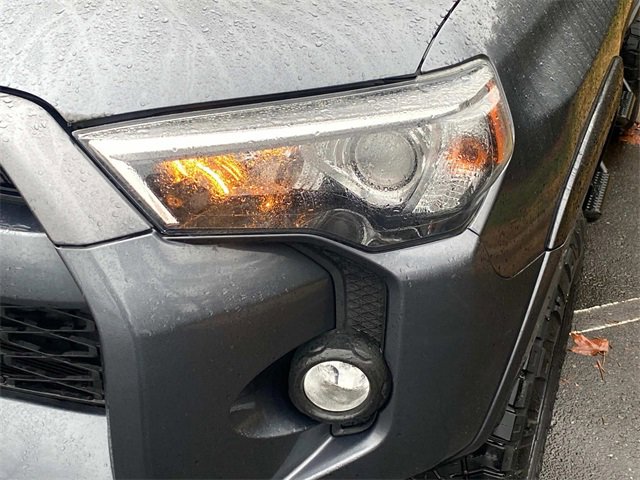 Used 2020 Toyota 4Runner SR5 Premium image 5