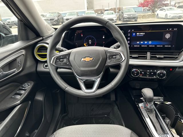 Used 2024 Chevrolet Trax LT w/ Driver Confidence Package FWD image 16