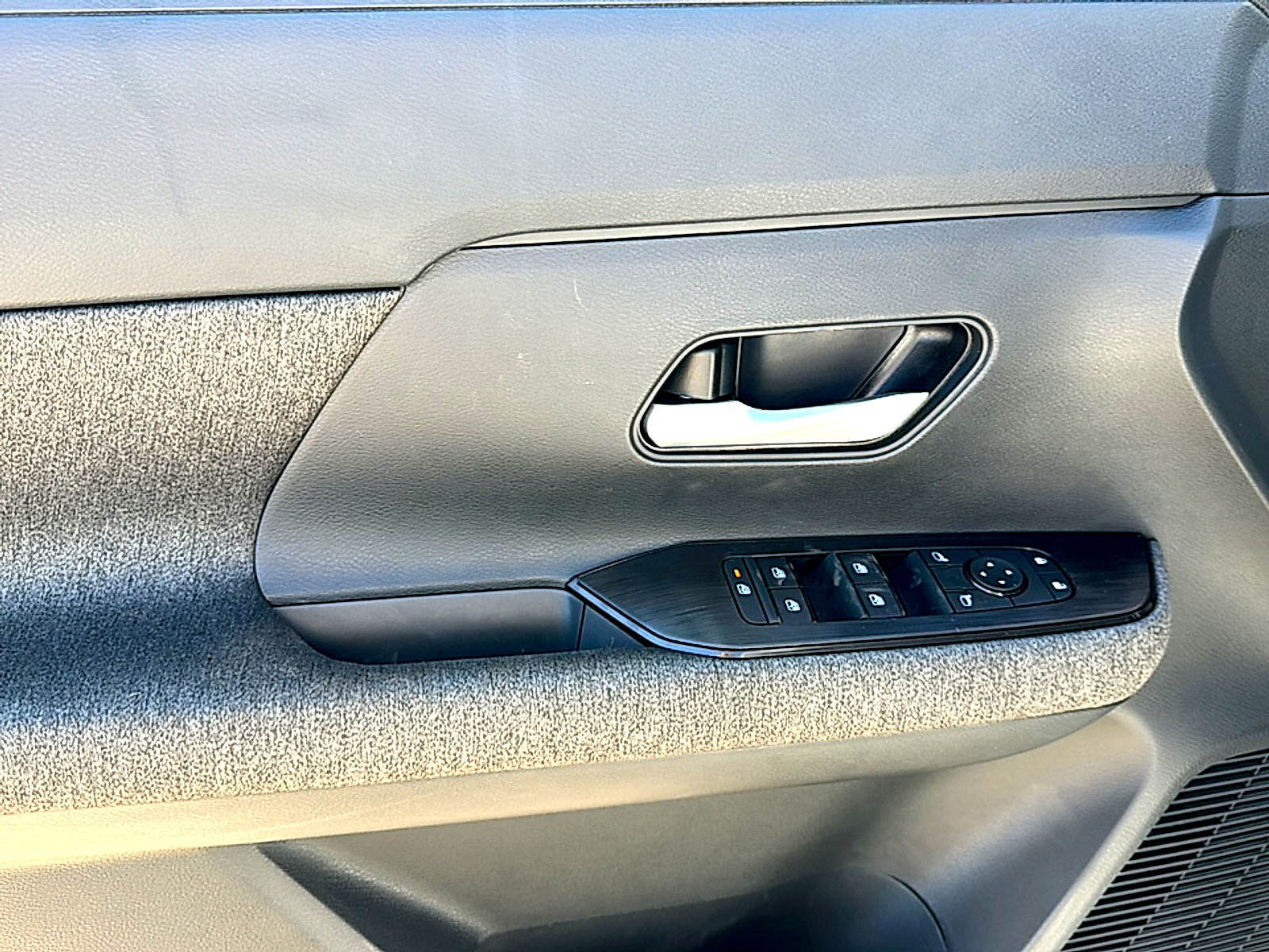 New 2026 Nissan Kicks SV w/ Cold Weather Package image 13