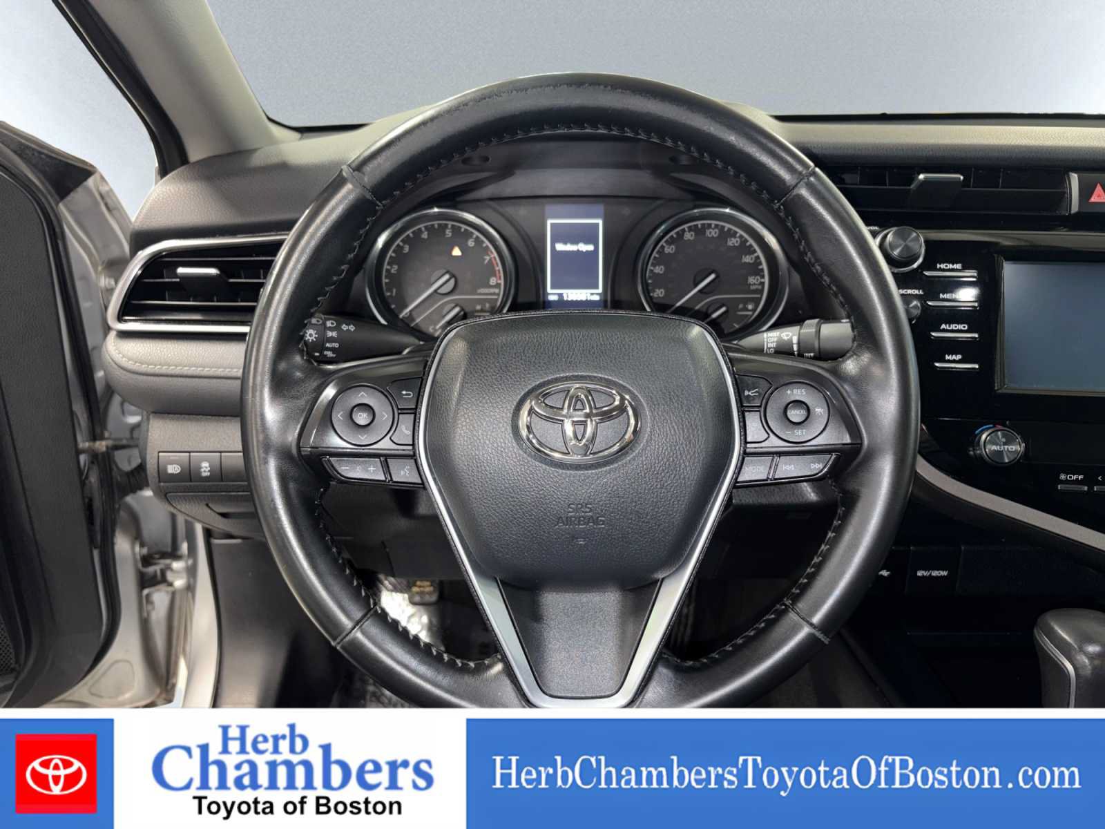 Used 2020 Toyota Camry SE FWD image 16