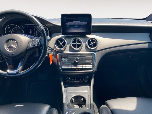Used 2018 Mercedes-Benz GLA 250 4MATIC w/ Premium Package image 11