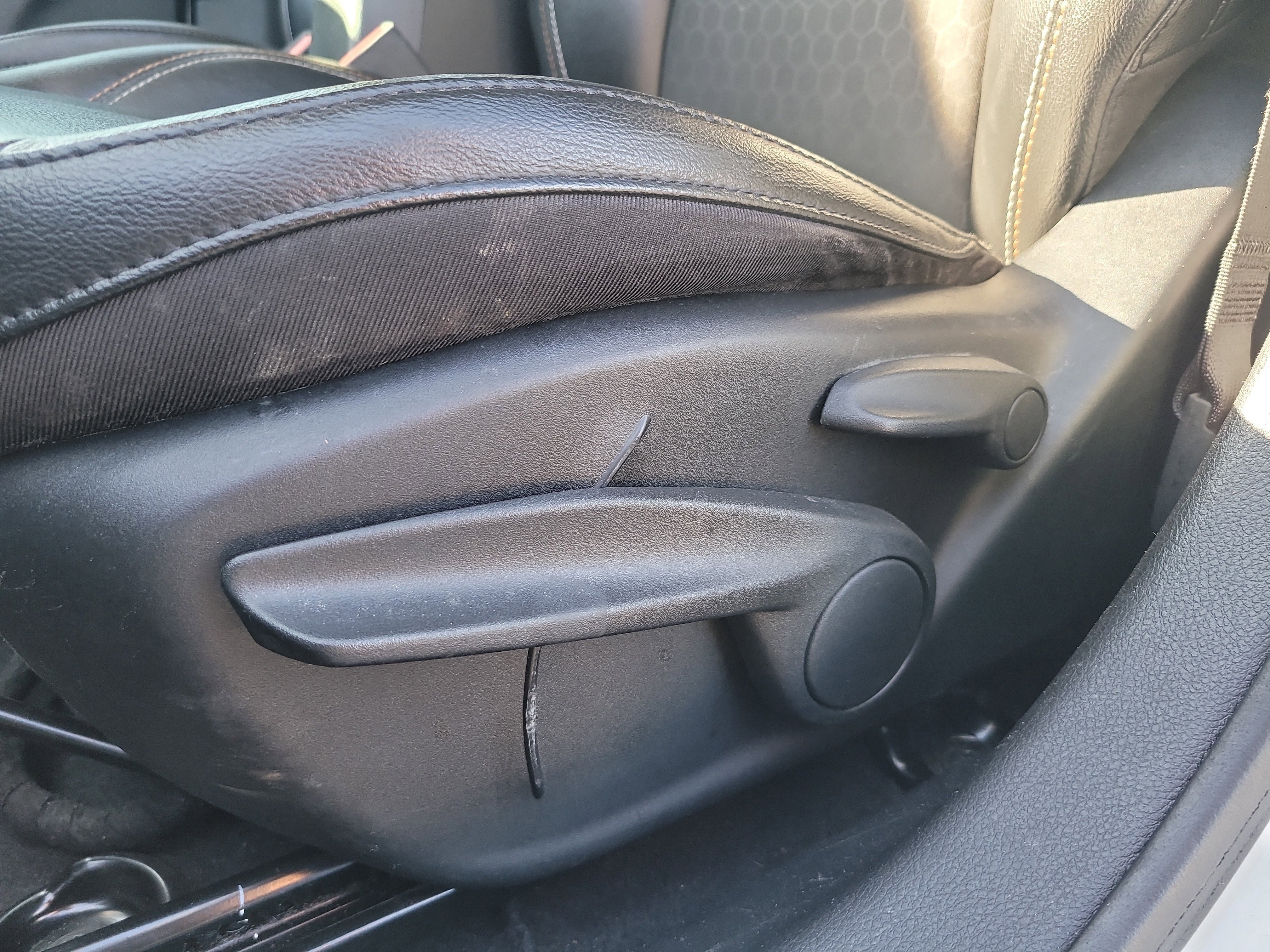 Used 2020 Jeep Compass Latitude FWD image 17