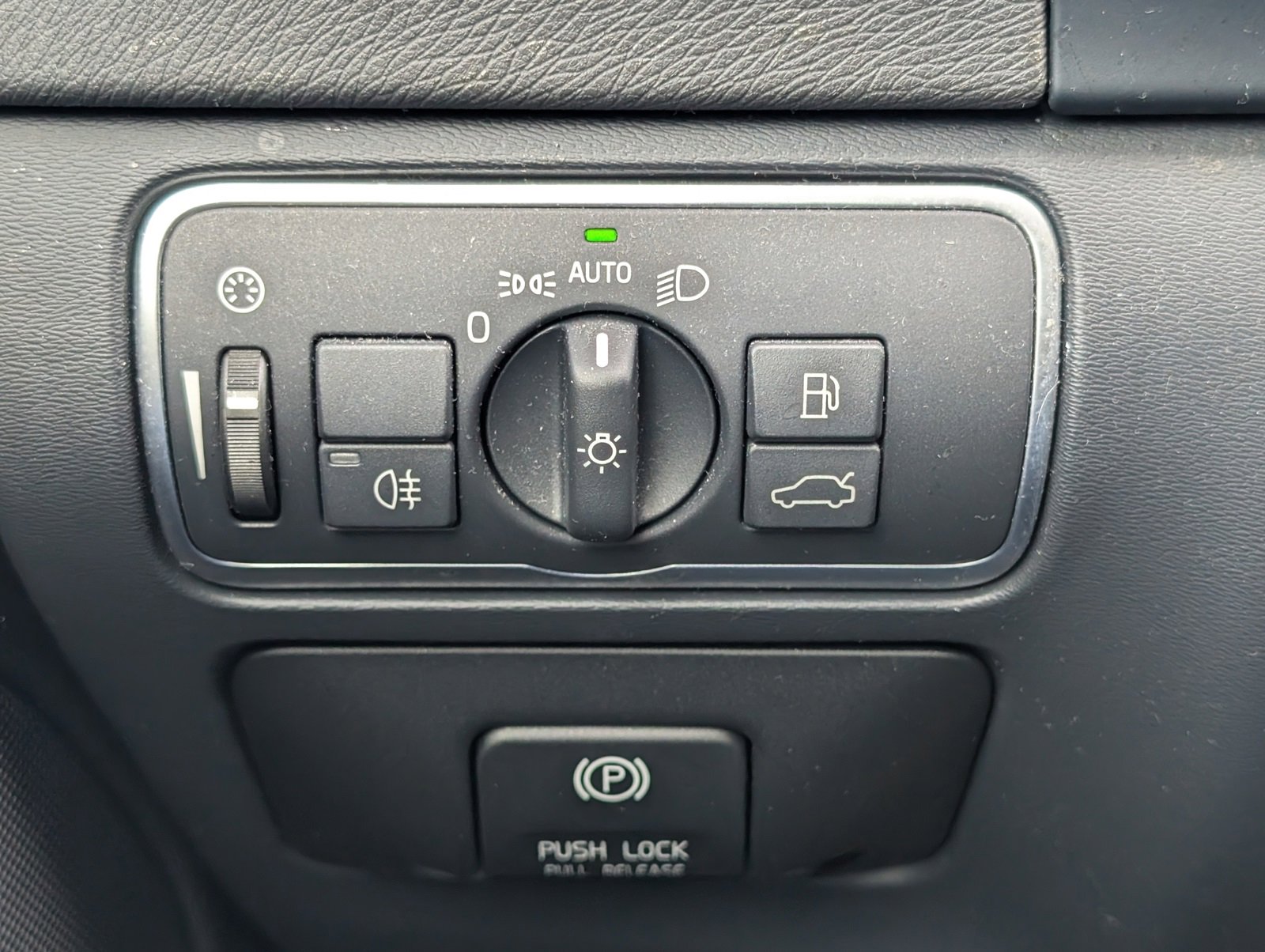 Used 2015 Volvo S60 T5 Premier Plus image 17