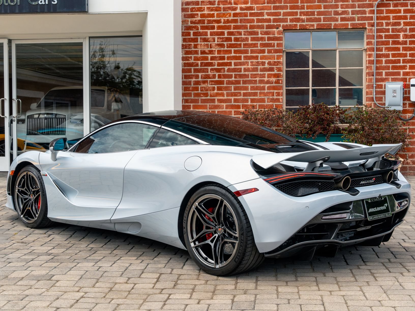 Used 2018 McLaren 720S Luxury RWD image 11