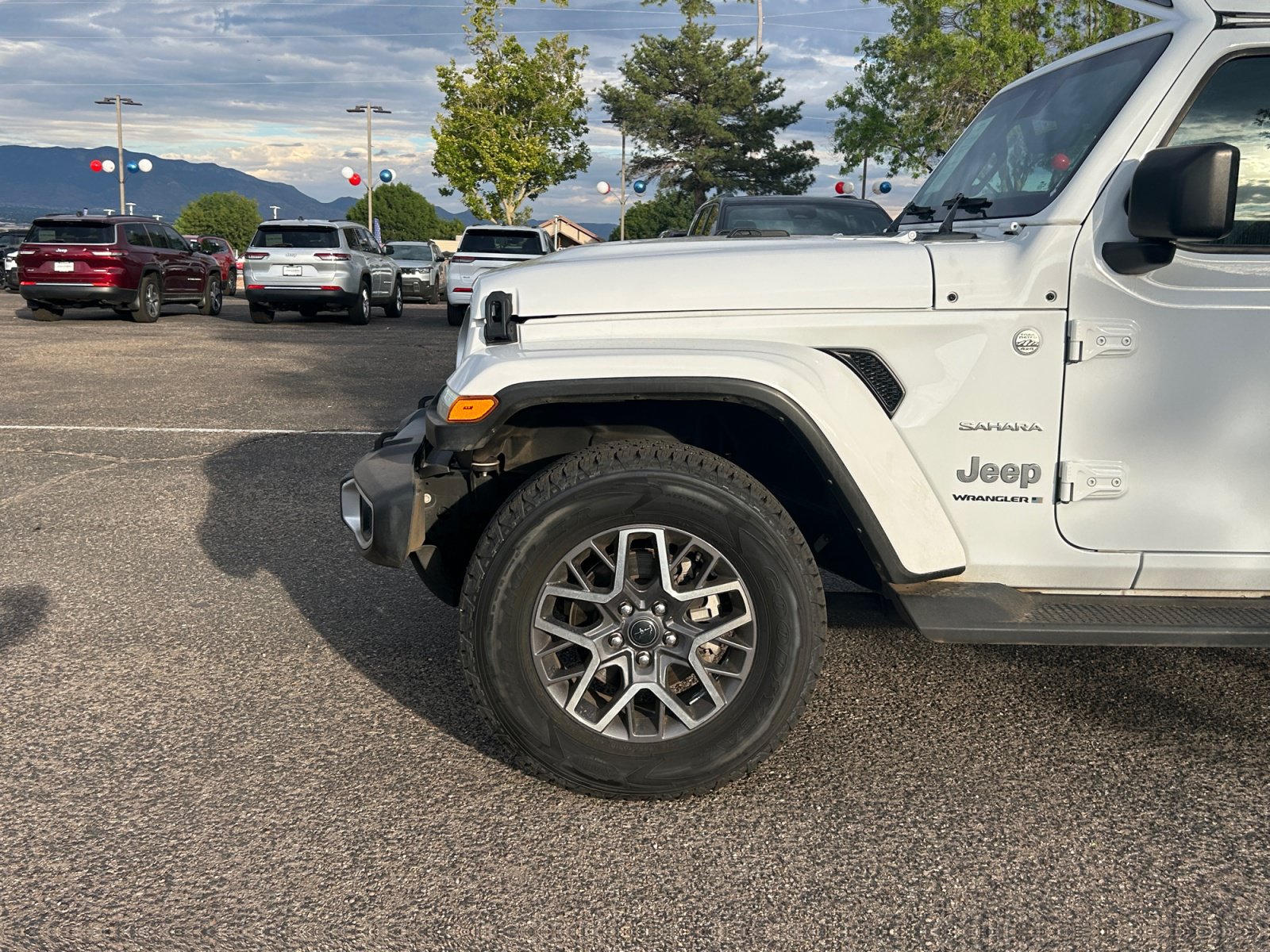 Used 2024 Jeep Wrangler Unlimited Sahara AWD/4WD image 26