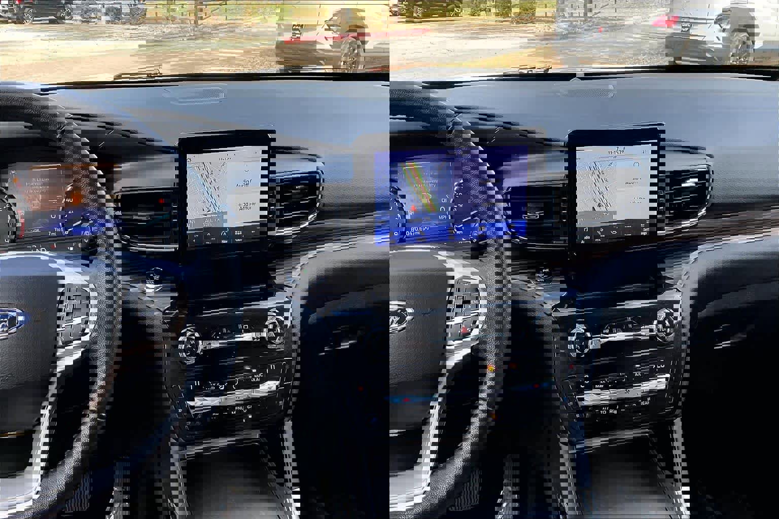 Used 2021 Ford Explorer Limited w/ Equipment Group 301A image 5