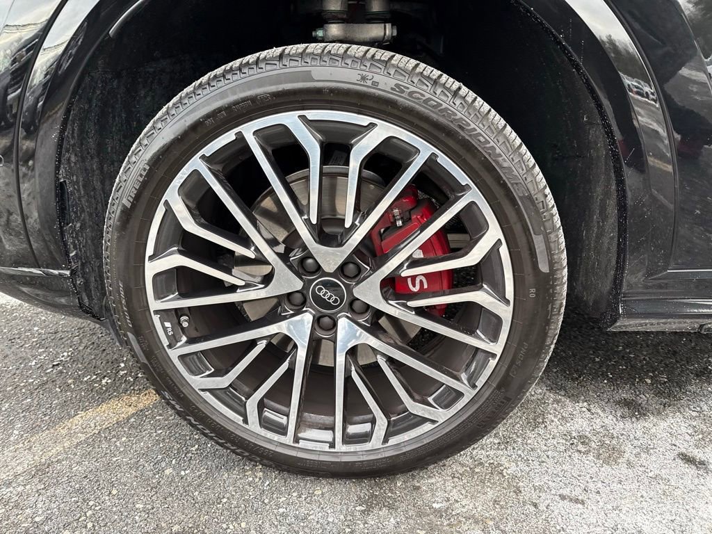 Used 2025 Audi SQ5 Premium Plus w/ Premium Plus Package image 15