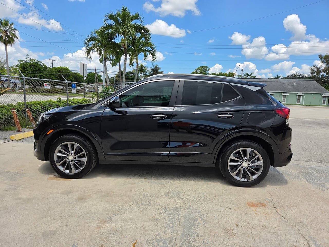 Used 2023 Buick Encore GX Select w/ Sport Touring Package AWD/4WD image 7