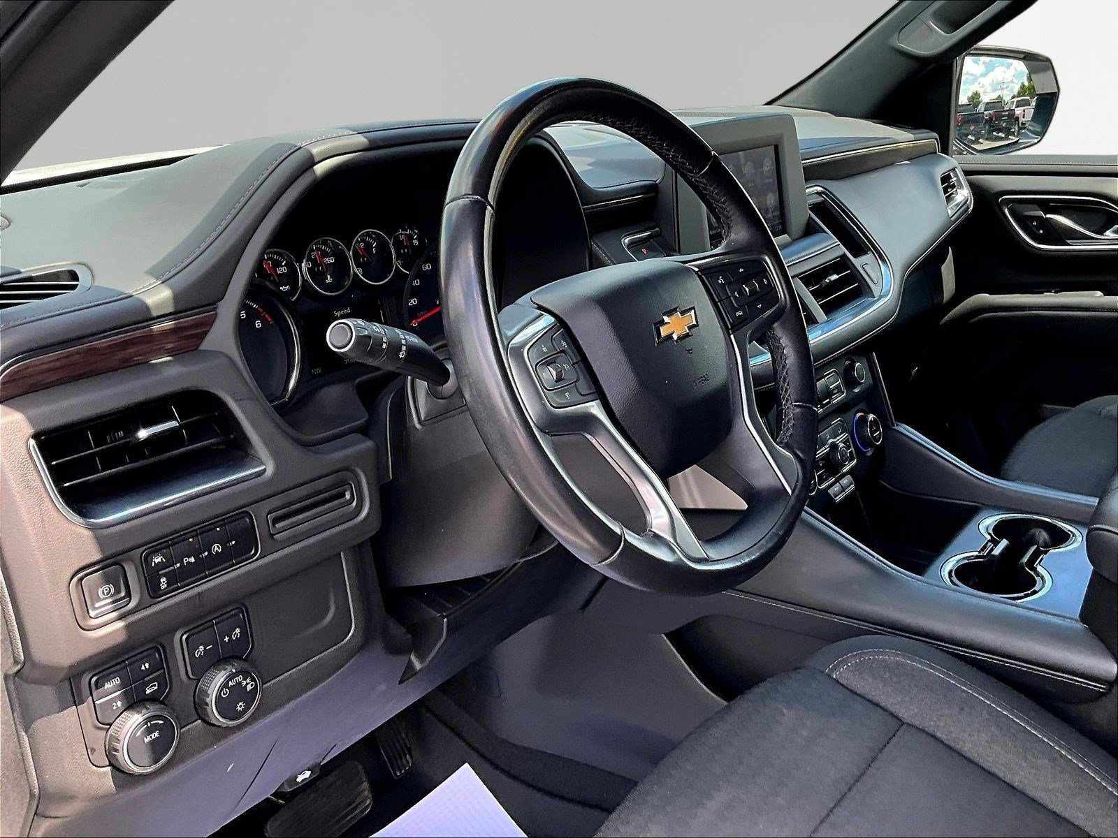 Used 2023 Chevrolet Suburban LS AWD/4WD image 17