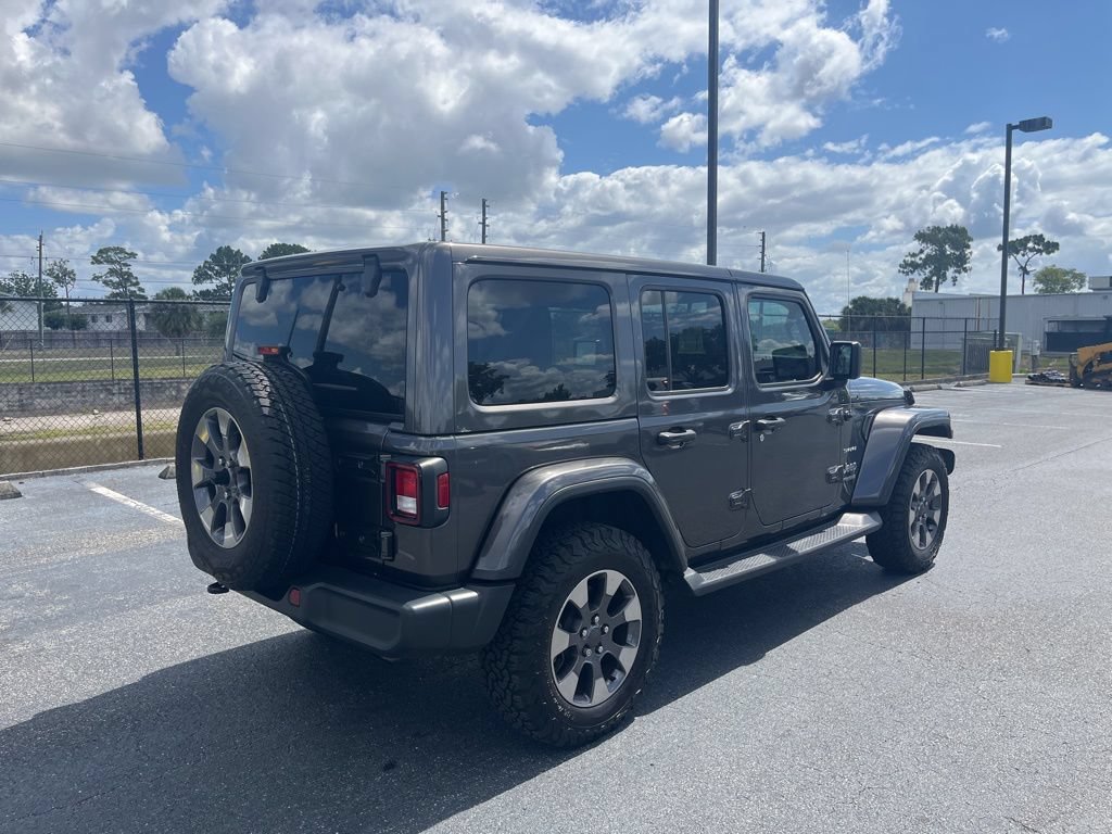 Used 2018 Jeep Wrangler Unlimited Sahara AWD/4WD image 6