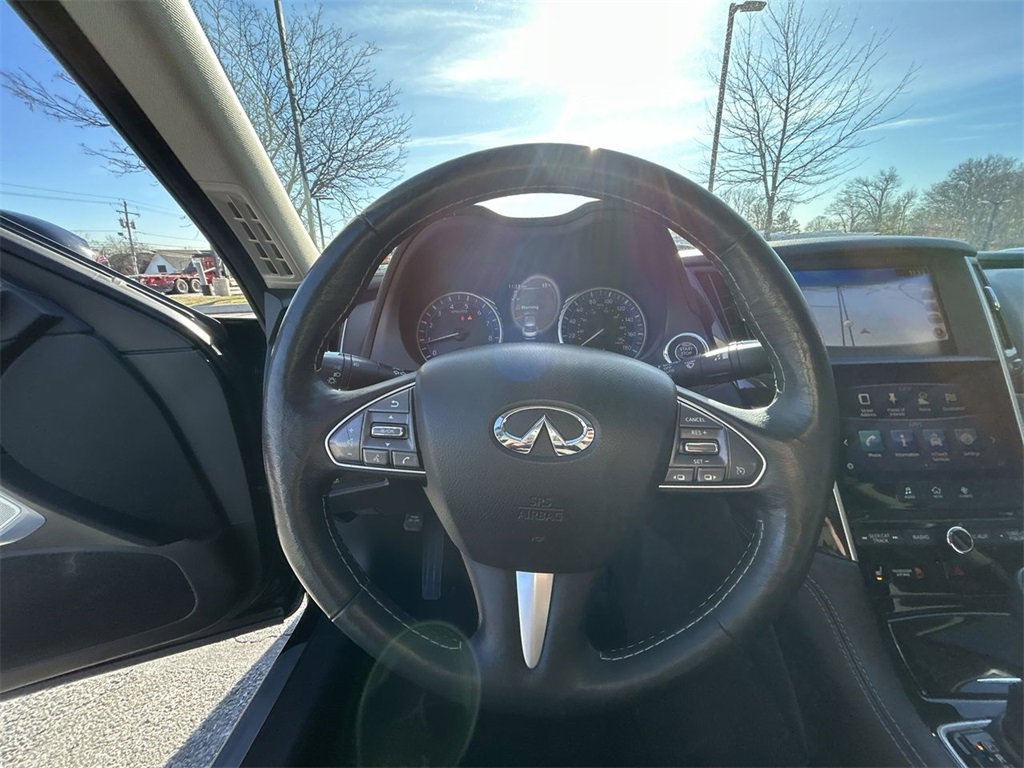 Used 2017 INFINITI Q50 3.0t Premium w/ Driver Assistance Package image 18