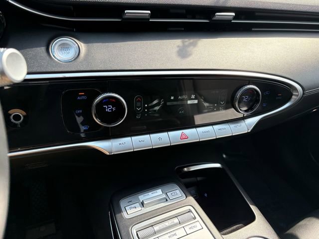 Used 2025 Genesis GV70 2.5T AWD/4WD image 14