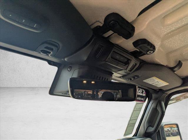 Used 2025 Jeep Gladiator Sport AWD/4WD image 21