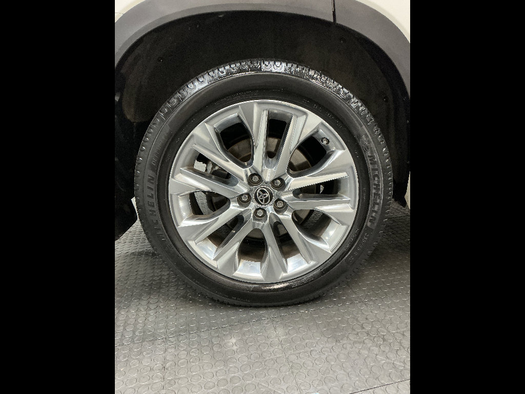 Used 2021 Toyota Highlander Limited AWD/4WD image 31