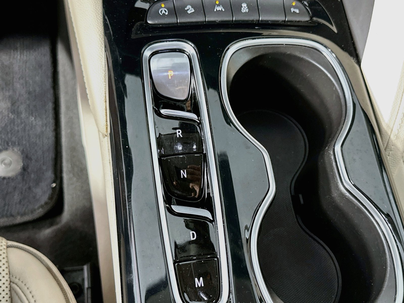 Used 2021 Buick Envision Essence AWD/4WD image 16