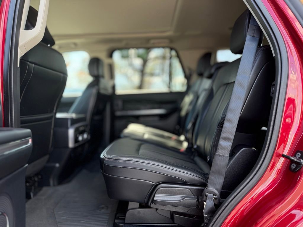 Used 2019 Ford Expedition Platinum image 16