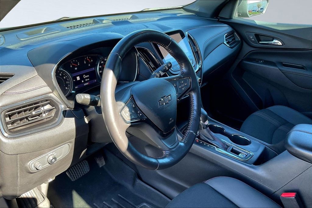 Used 2022 Chevrolet Equinox RS w/ Infotainment Package image 14