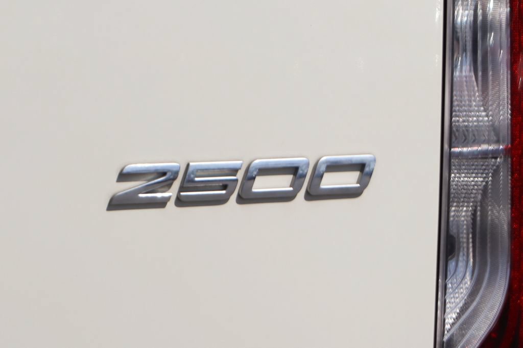 Used 2023 Mercedes-Benz Sprinter 2500 image 46