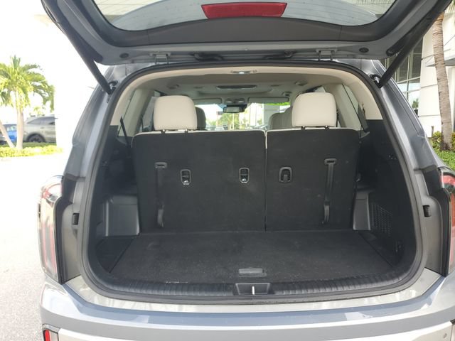 Used 2024 Kia Telluride EX w/ EX Captain's Chair Package FWD image 6
