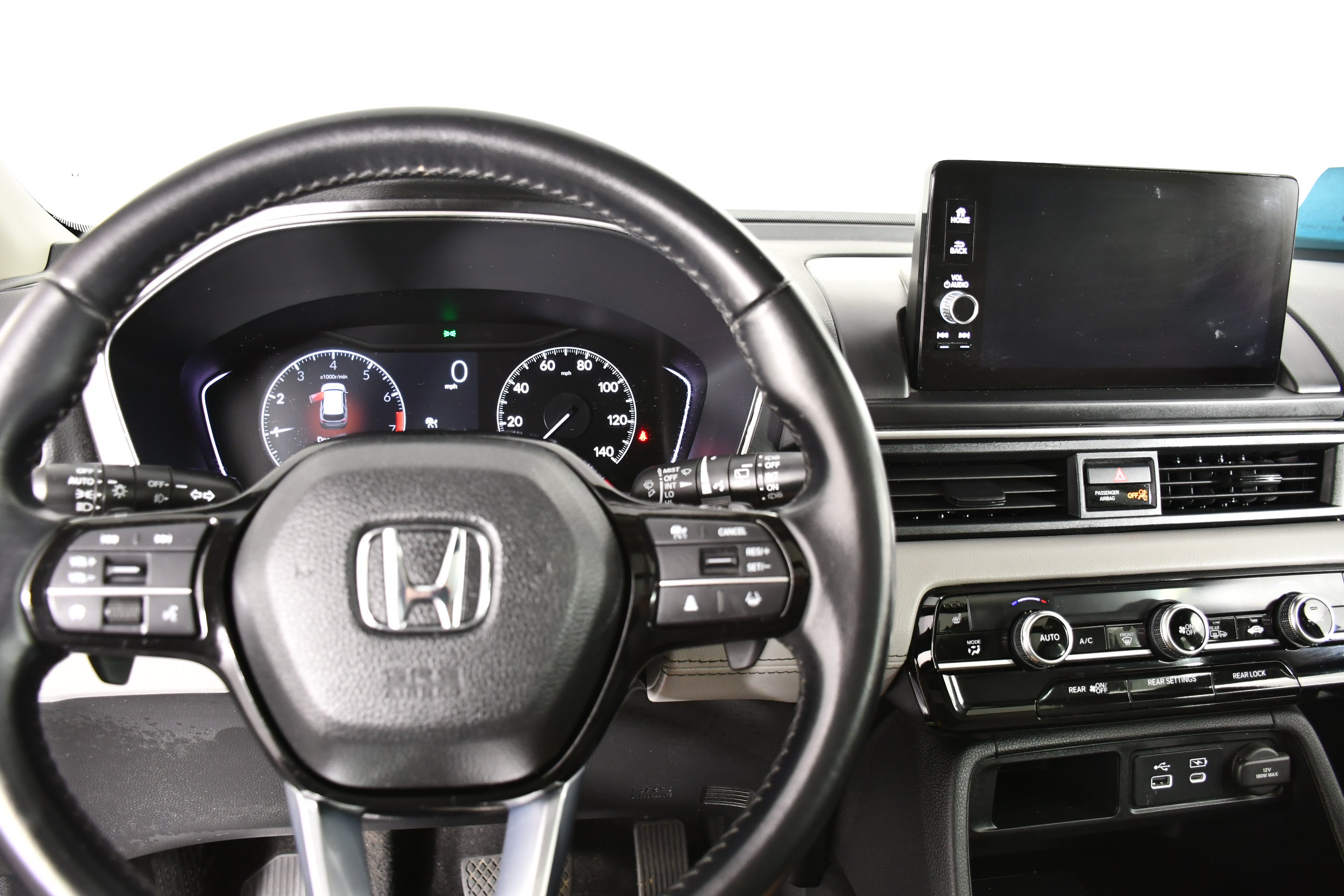 Used 2025 Honda Pilot Touring image 16