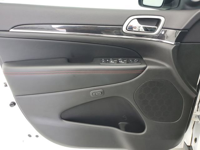 Used 2018 Jeep Grand Cherokee Trailhawk w/ Trailhawk Luxury Group AWD/4WD image 19
