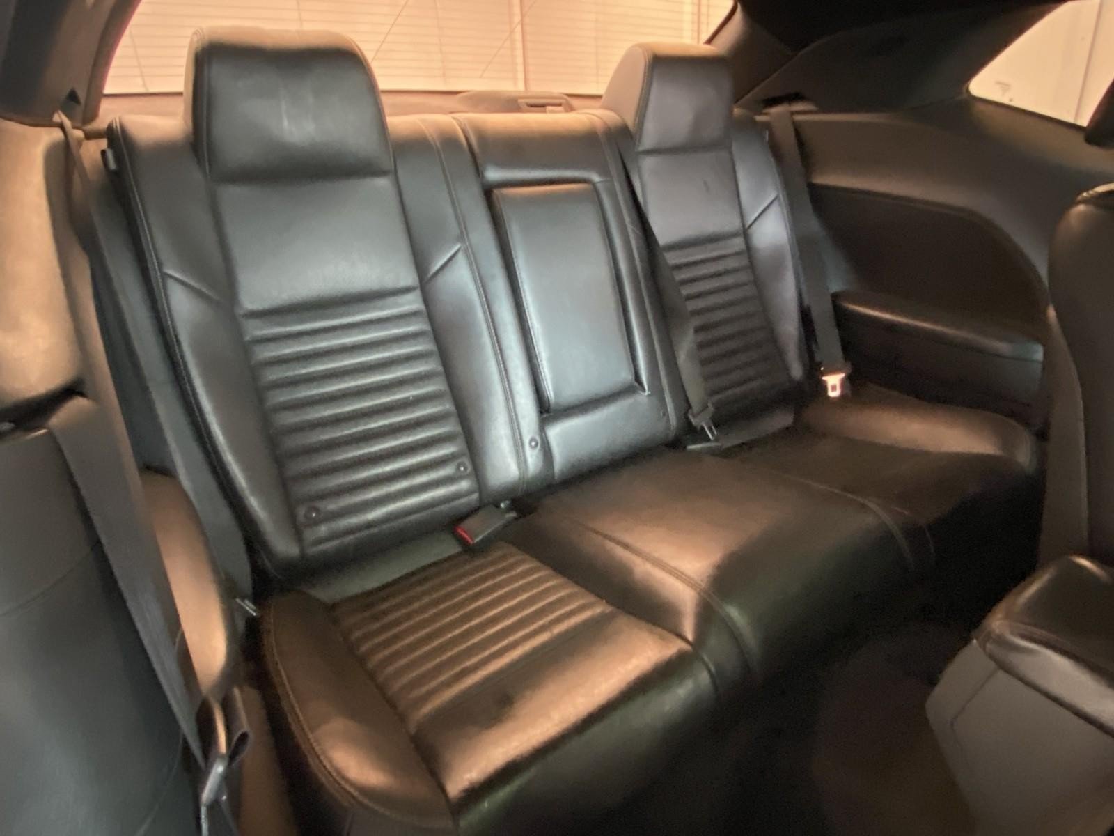 Used 2013 Dodge Challenger SXT RWD image 10