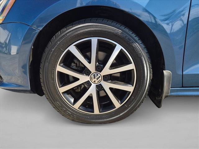 Used 2017 Volkswagen Jetta SE FWD image 24