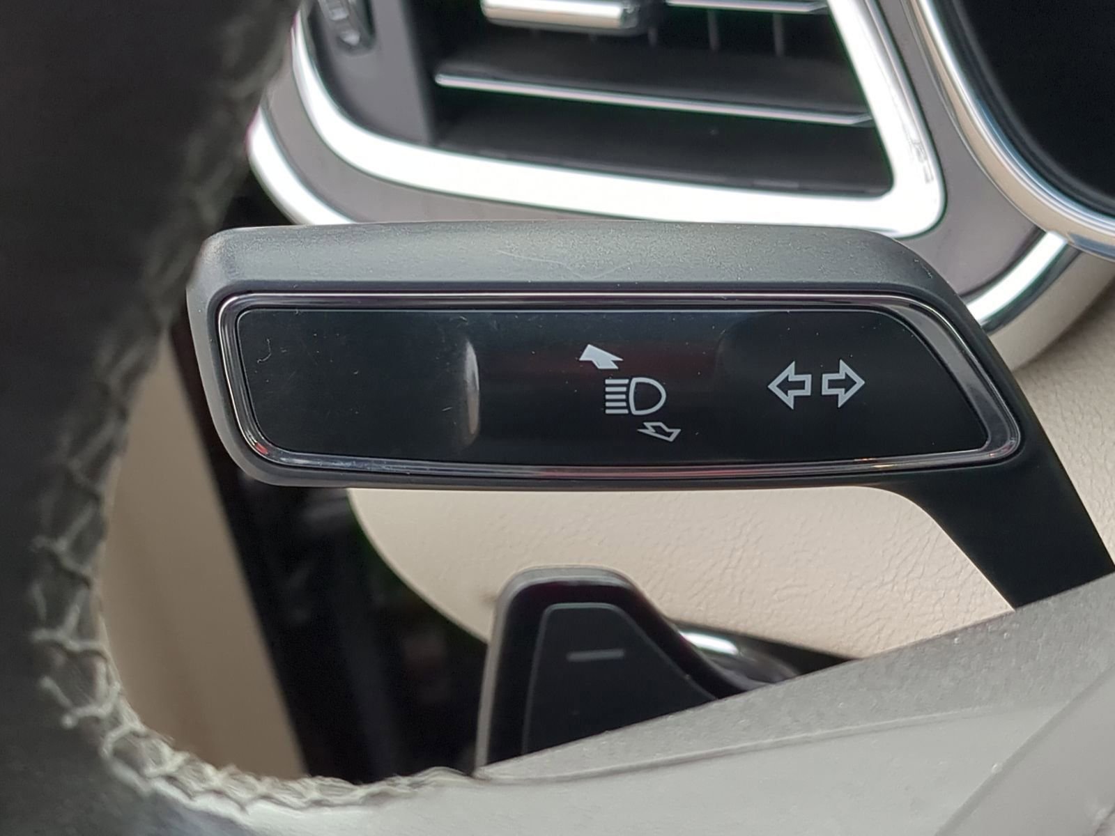 Used 2017 Lincoln Continental Reserve w/ Climate Package image 32