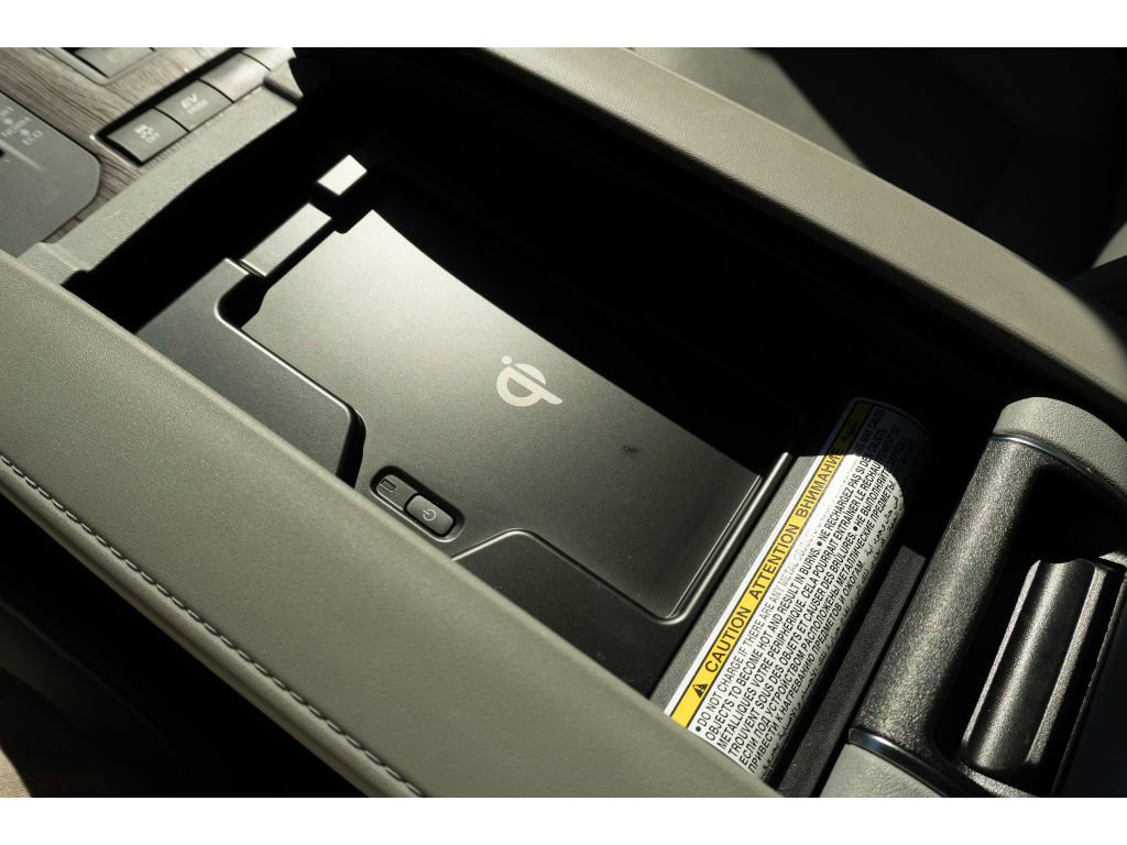 Used 2020 Toyota Highlander Limited image 33