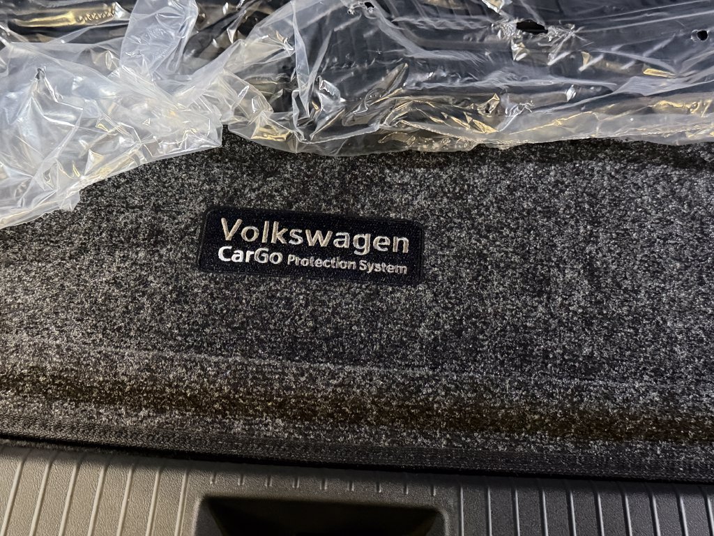 New 2026 Volkswagen Tiguan SE R-Line FWD image 28
