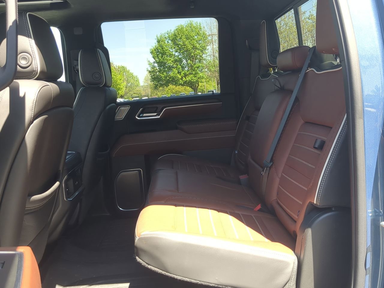 Used 2024 GMC Sierra 2500 Denali Ultimate w/ Max Trailering Package AWD/4WD image 26