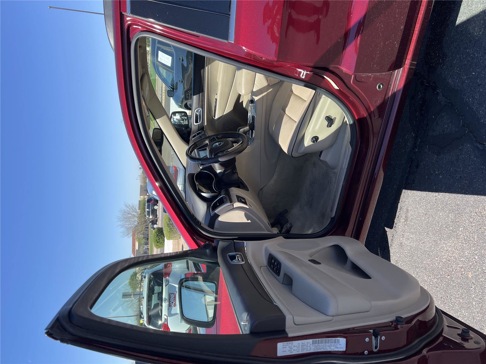 Used 2018 Jeep Grand Cherokee Overland AWD/4WD image 9