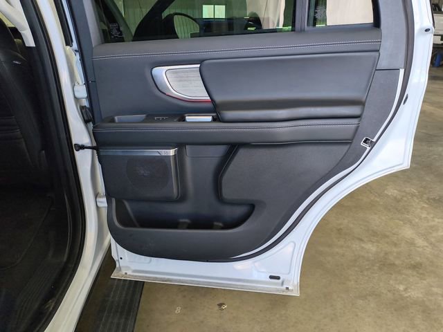 Used 2025 Ford Expedition Platinum AWD/4WD image 26