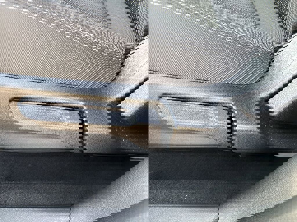 Used 2024 Subaru Crosstrek 2.0i Premium image 17