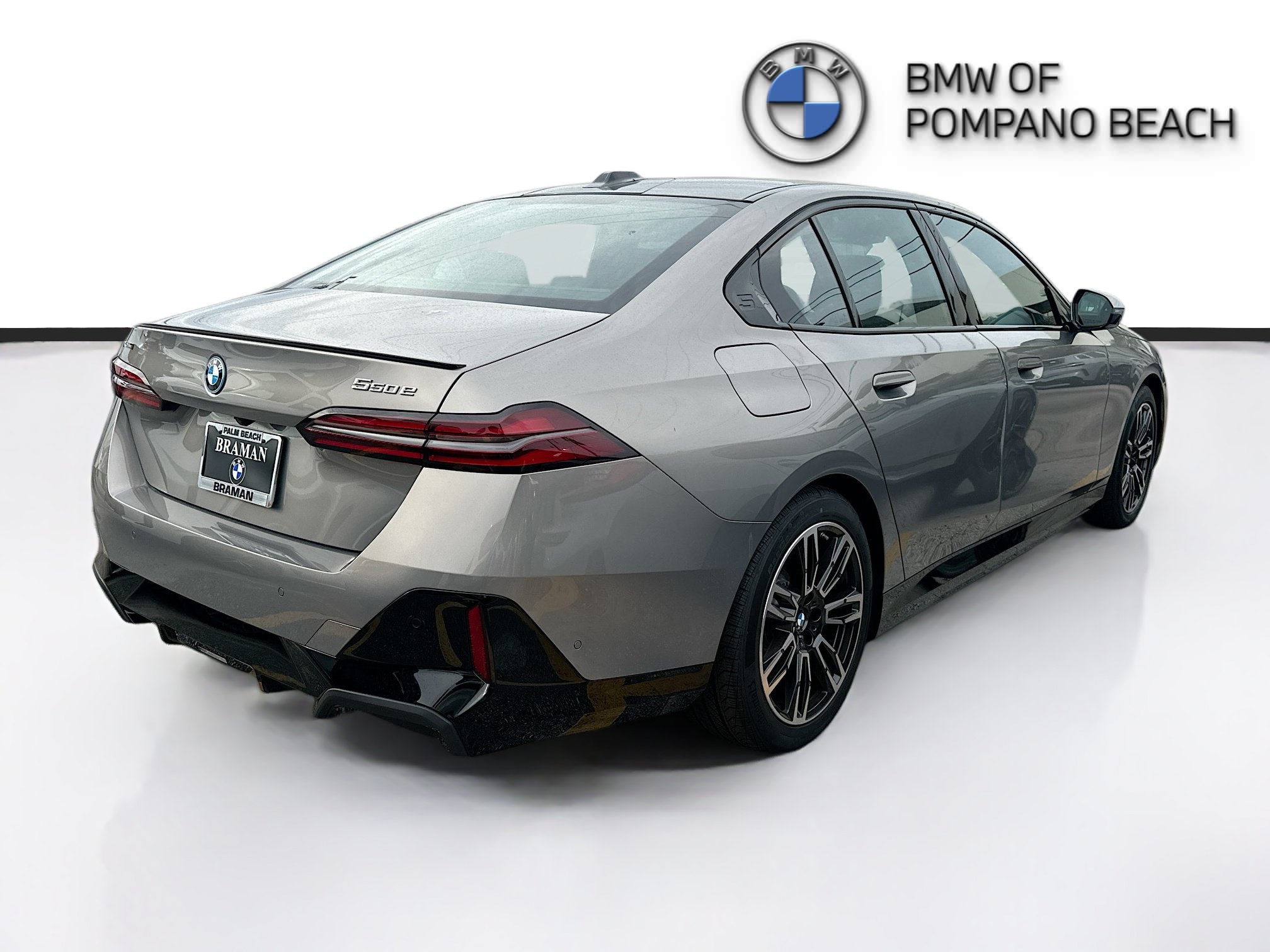 New 2026 BMW 550e xDrive w/ Executive Package AWD/4WD image 5
