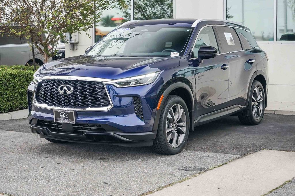 Certified 2025 INFINITI QX60 Luxe image 3