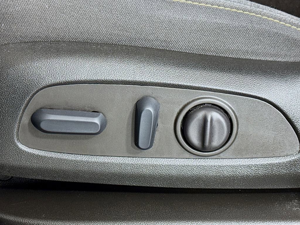 Used 2022 Chevrolet Equinox LT FWD image 14