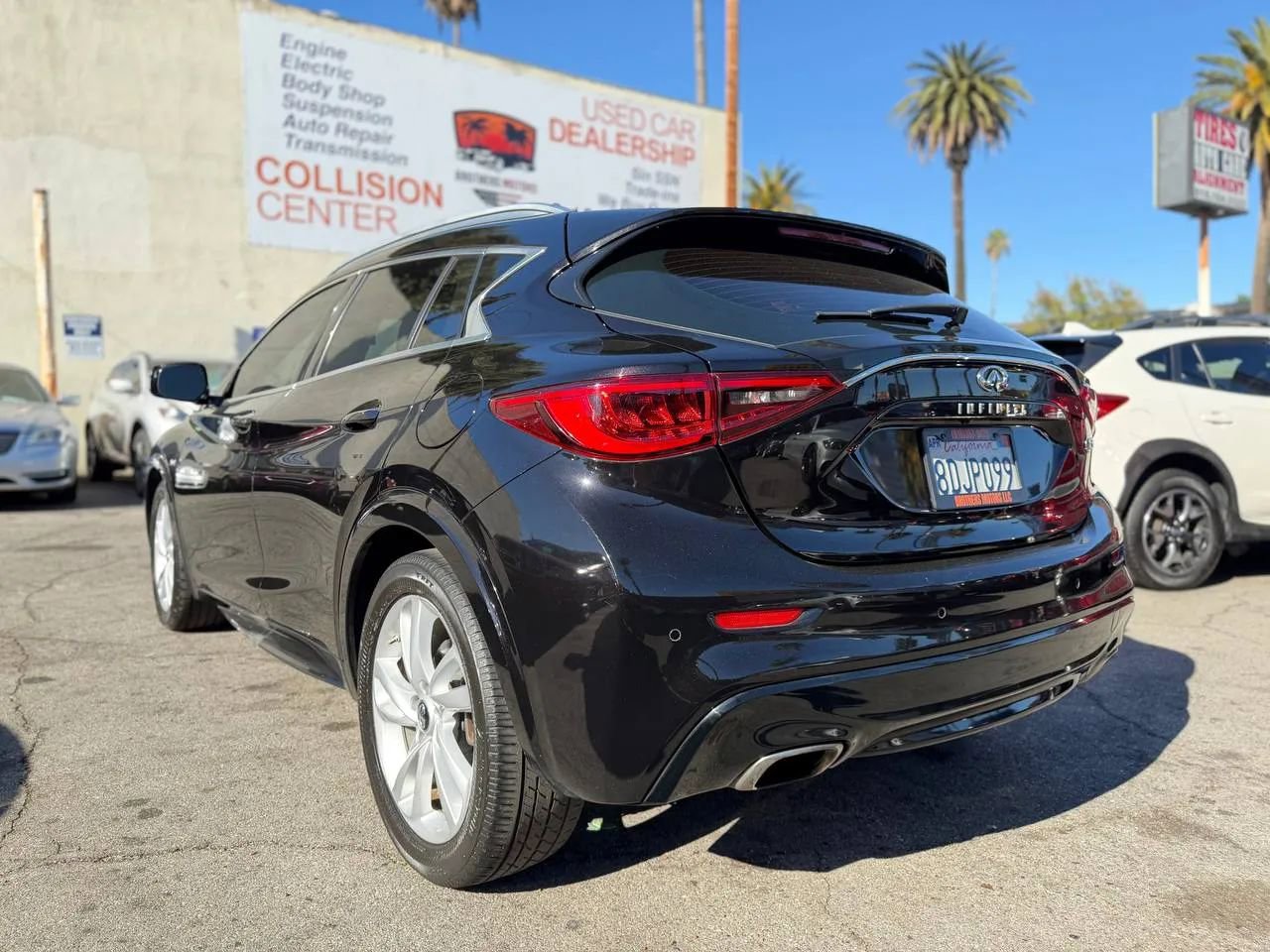 Used 2018 INFINITI QX30 Premium w/ Navigation Package image 13