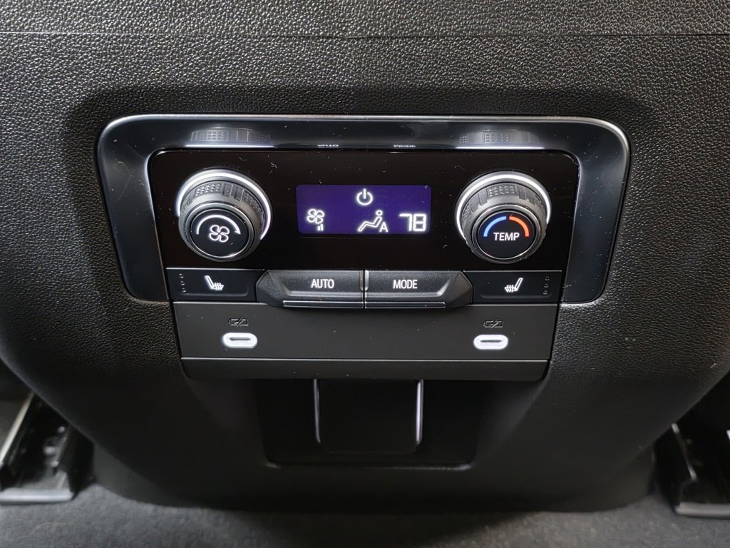 Used 2023 Chevrolet Tahoe Z71 w/ Luxury Package image 25