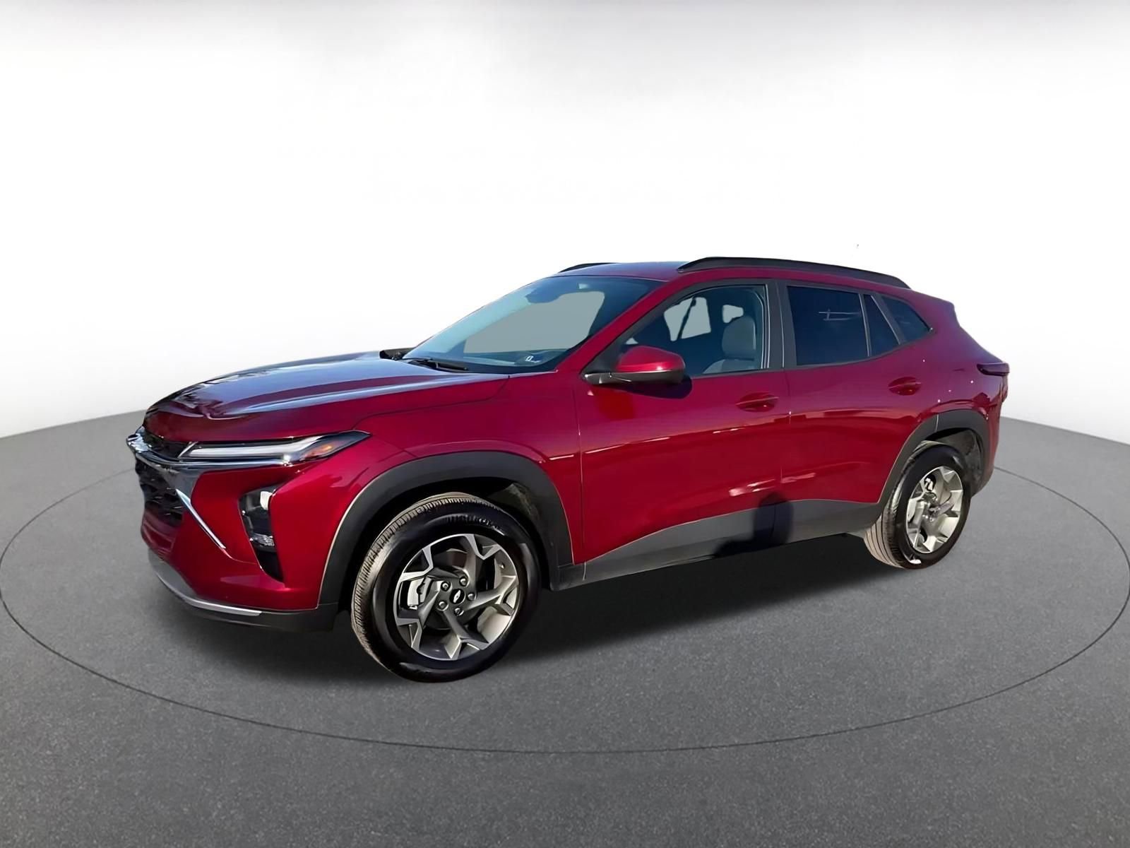 Used 2025 Chevrolet Trax LT image 8