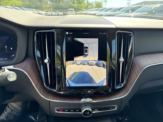 Certified 2024 Volvo XC60 B5 Plus w/ Protection Package Premier AWD/4WD image 27