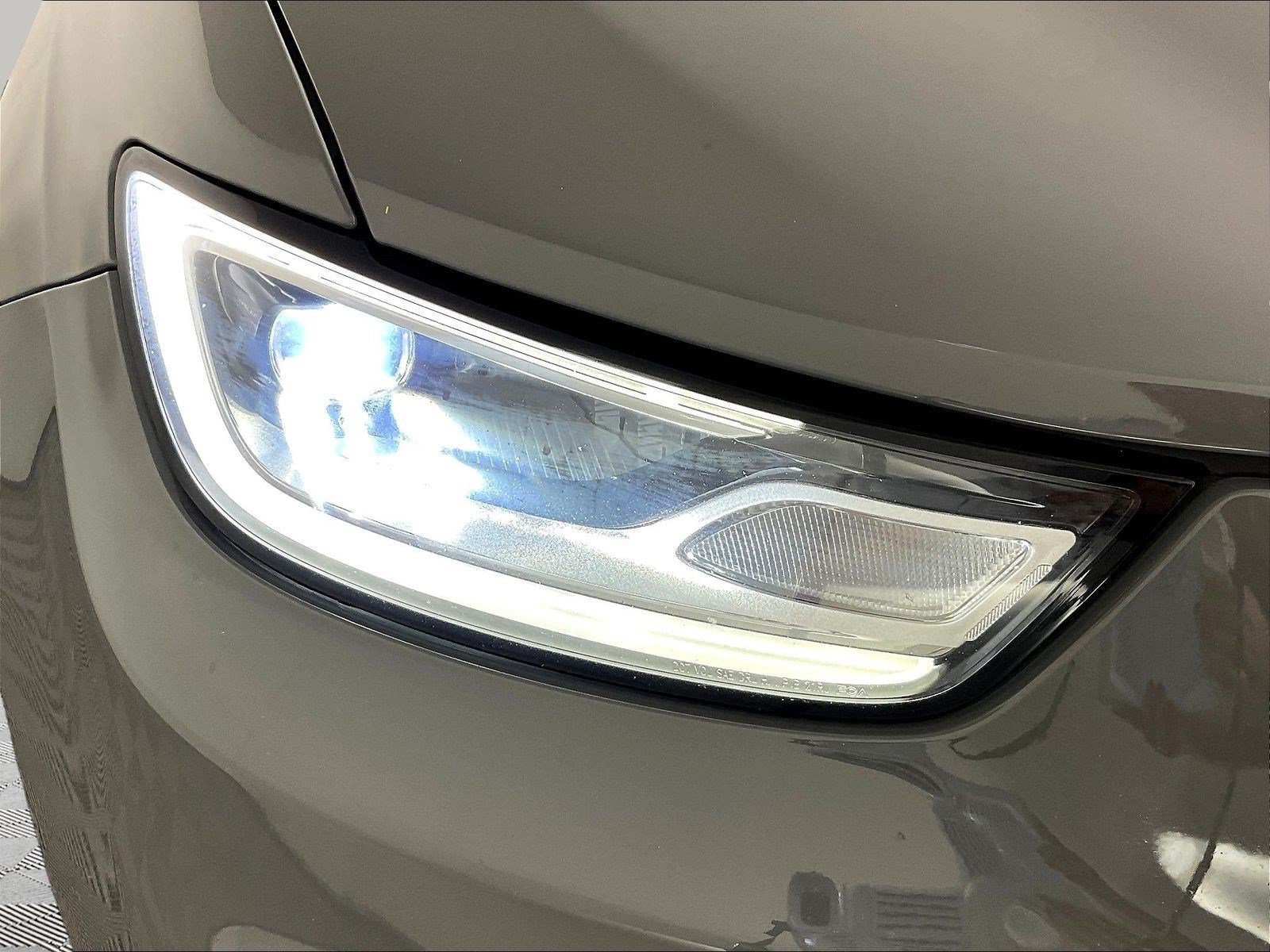 Used 2023 Chrysler Pacifica Touring-L FWD image 32