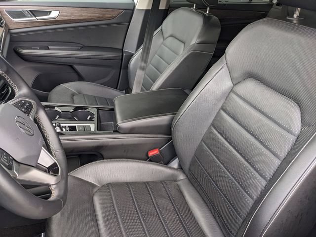 Used 2024 Volkswagen Atlas SEL AWD/4WD image 12