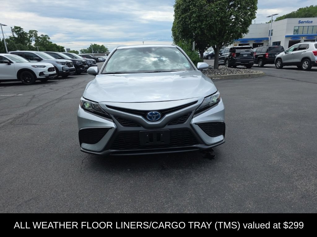 Used 2024 Toyota Camry SE FWD image 2