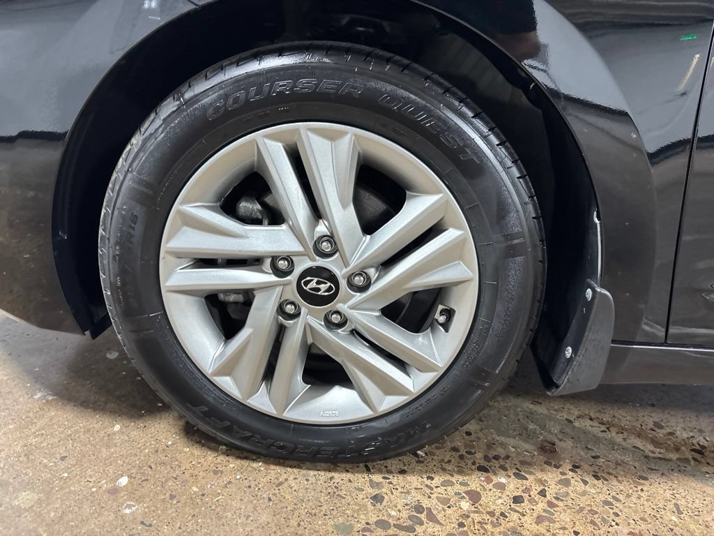 Used 2020 Hyundai Elantra SEL w/ Winter Weather Package FWD image 9